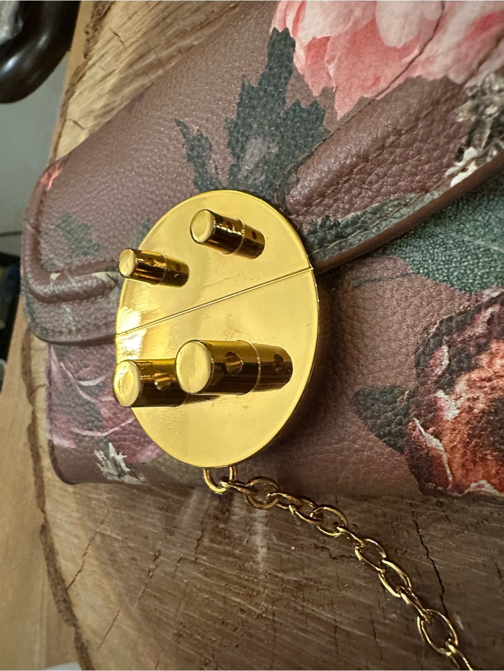Love & Lore - Floral Brown Key & Card Holder with Gold-Tone Hardware - Picture 5 of 15